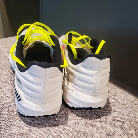 🚨🚨Brooks Womens Shoe Size 8.5 White and Neon Yellow🚨🚨 - Picture 3 of 5